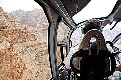 《无名小卒拯救世界》4月14日登陆PS5＆PS4和NS平台